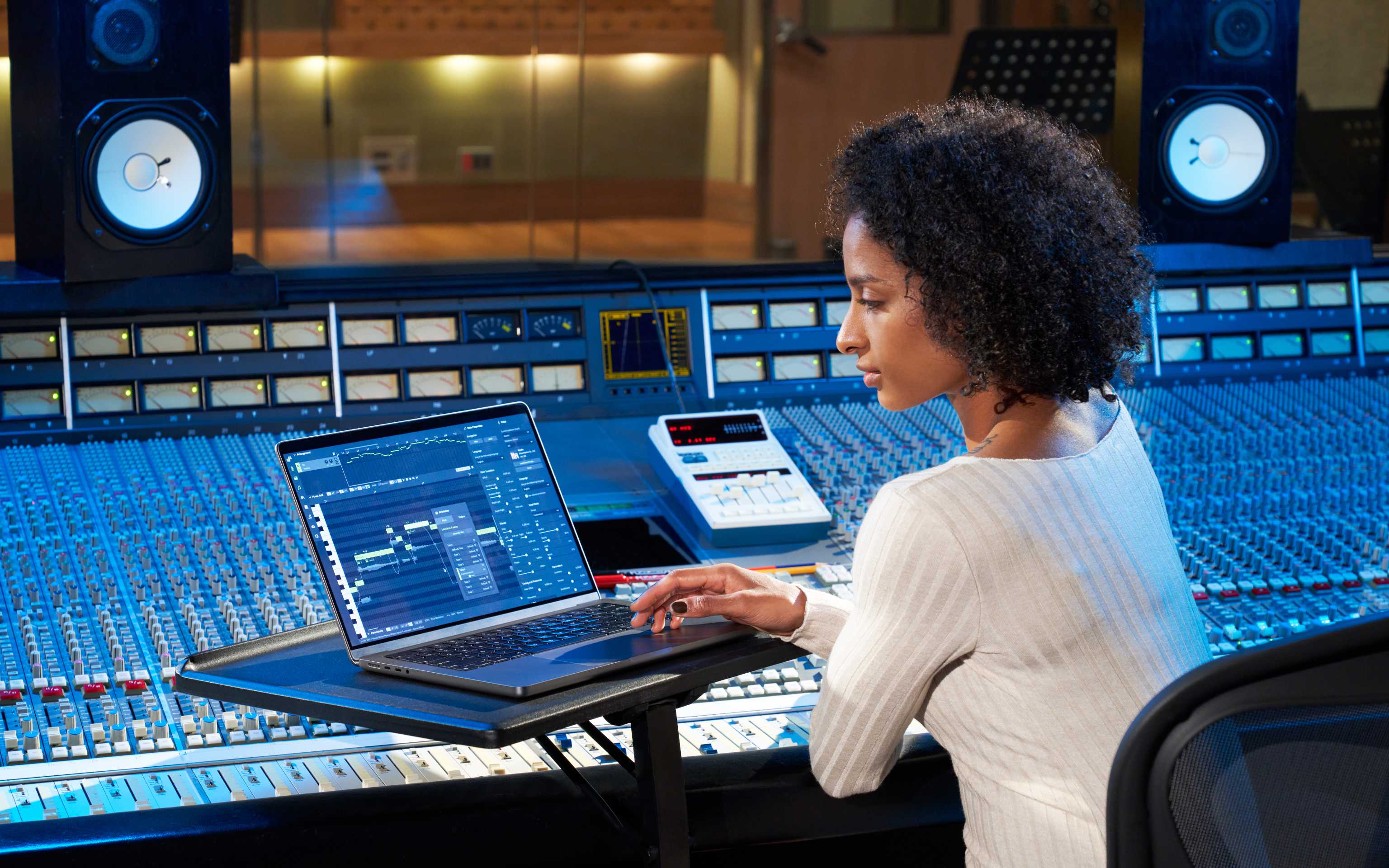 Synthesizer V Dreamtonics株式会社